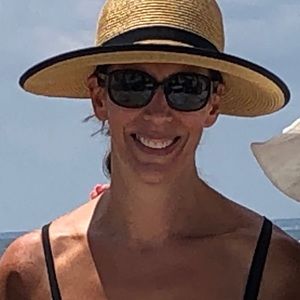 Meet your Posher, Debbie